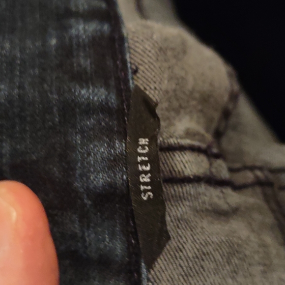 Nautica Athletic Fit Jeans - Picture 4 of 5